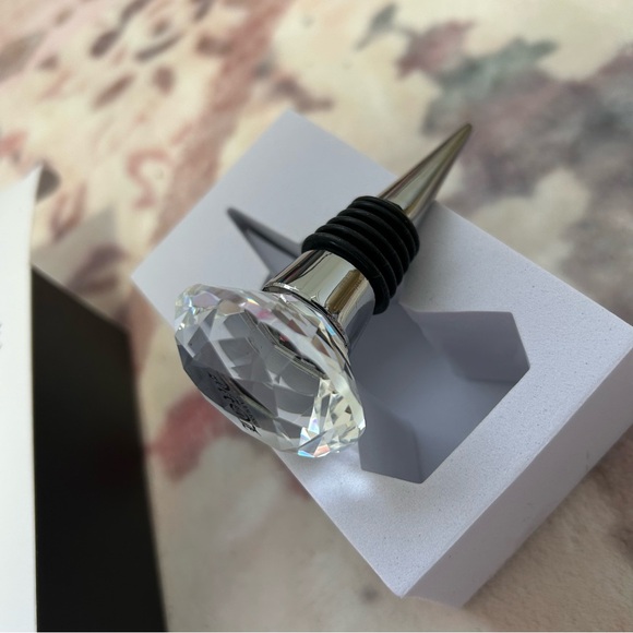 BRAND NEW Vera Wang Love Crystal Wine Bottle Stopper - Picture 2 of 4